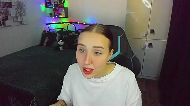 CrazyBitchInLace's cam snapshot