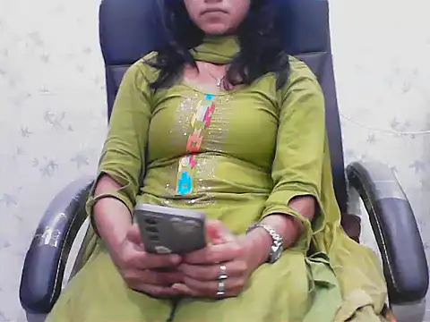 short_girl_'s cam snapshot