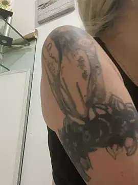 viktoria_davis_'s cam snapshot