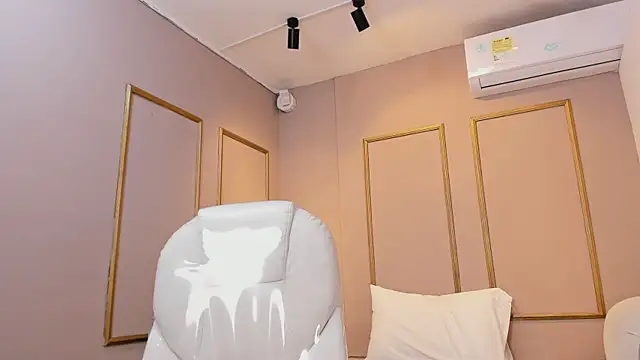 NahimiThompson's cam snapshot