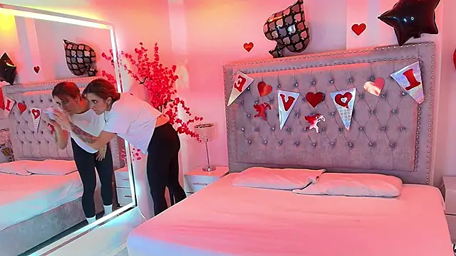 Juliieta_gray's cam snapshot