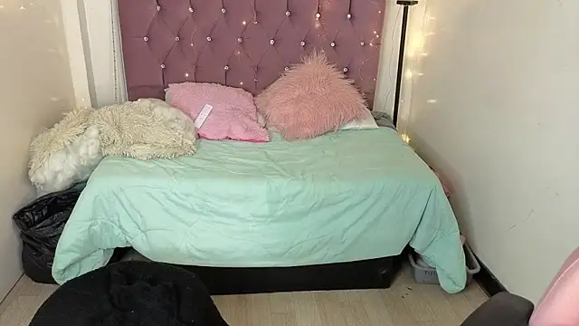 _selena_fox's cam snapshot