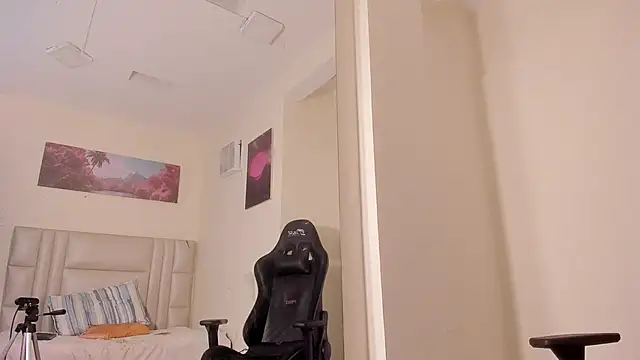 emily__mcqueen's cam snapshot