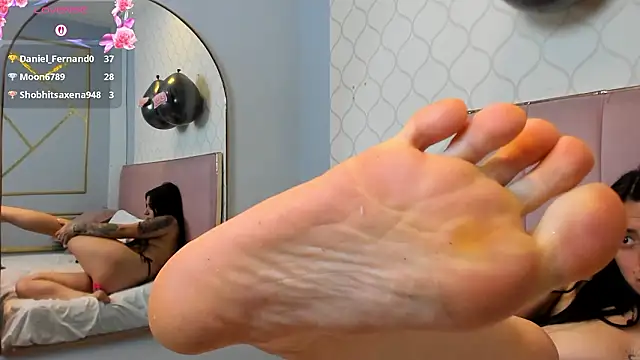 JuliethCruz_'s cam snapshot