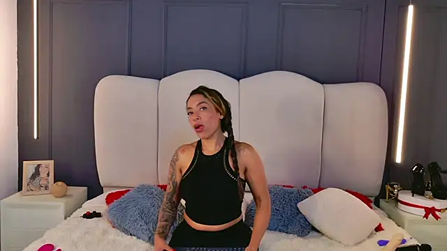 Niicolle_Miller's cam snapshot