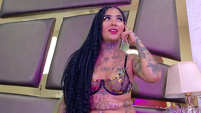 EmilieLake's cam snapshot