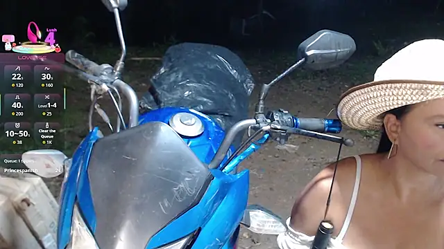 esmeralda_li's cam snapshot