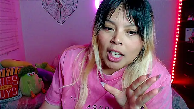 EllieMoonX's cam snapshot