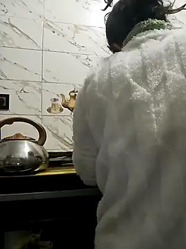 Rouzalinda_1's cam snapshot