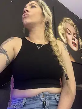 viktoria_davis_'s cam snapshot