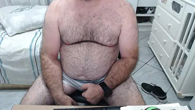 MysterBearMG live sex cam