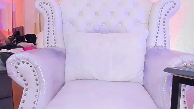 GabyPetit live sex cam