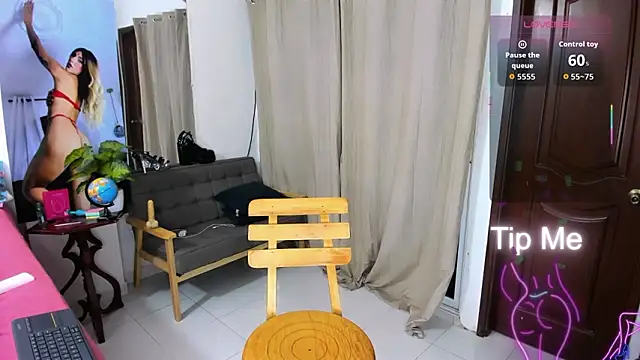 zou_quira live sex cam