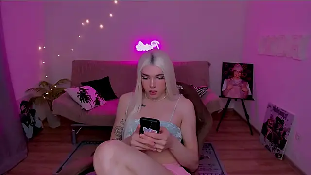 YourTrixie live sex cam