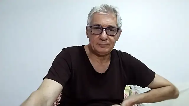 BIGUNCUTHARDCOCK live sex cam