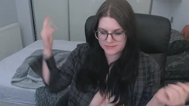 GothSuccubusBabe live sex cam