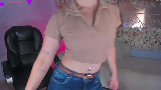 AlessaRomero live sex cam