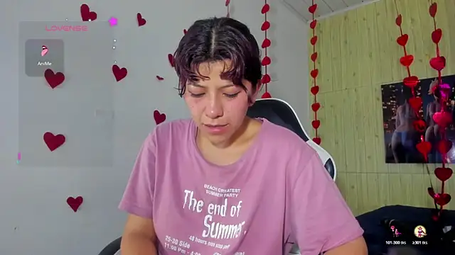 Raven_Rouge_'s cam snapshot