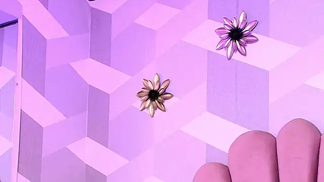 KylieMonnett live sex cam