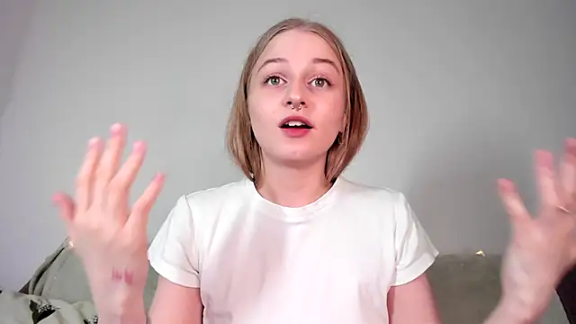 MiaMews's cam snapshot