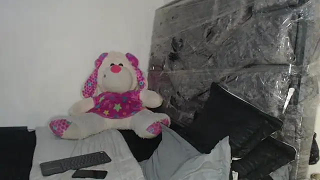 skinny_sweet2411's cam snapshot