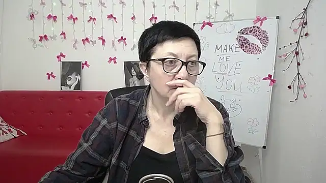 EmilyL0ve's cam snapshot