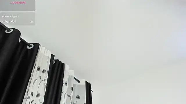 CREAMY_BUBBLEGUM's cam snapshot