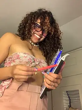 PrettyLia's cam snapshot