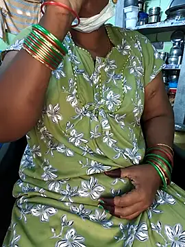Tamilselviroja- live sex cam