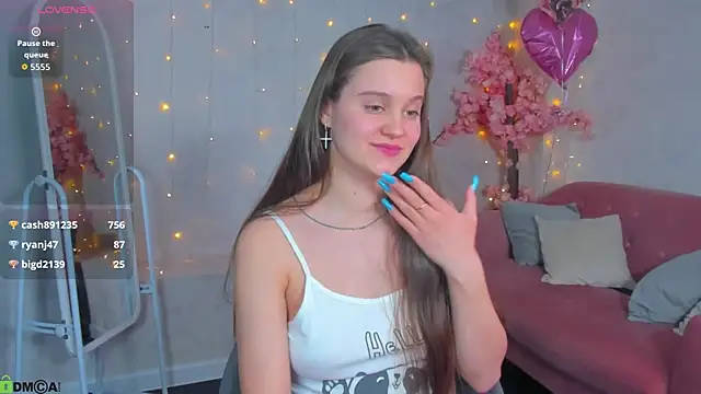 Renesmy_Black live sex cam