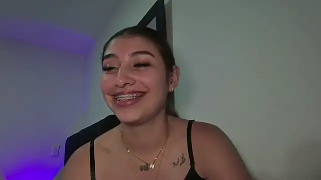 AliceTeenager___'s cam snapshot