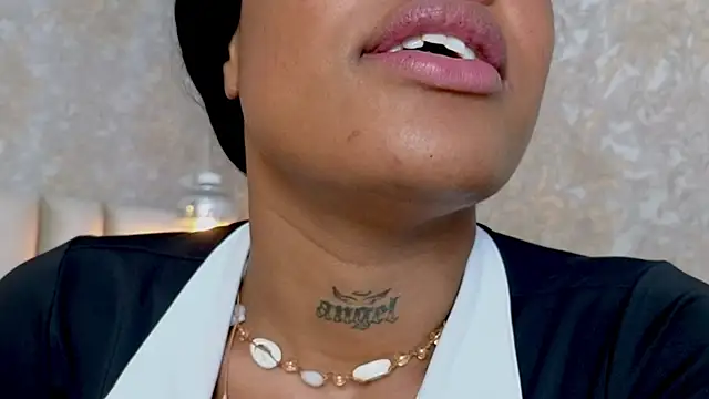 CrystalBrooke3x's cam snapshot