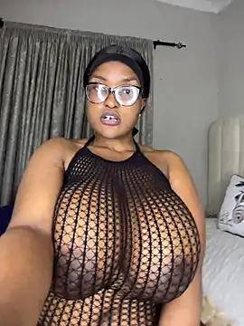 Bustygoddess32 live sex cam