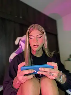 Flora_Minx live sex cam