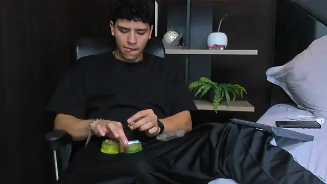 Tobias_Vega live sex cam