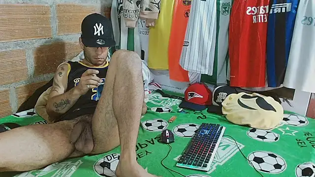 Alphamaster_92 live sex cam