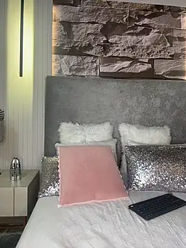 VioletaMaddox live sex cam