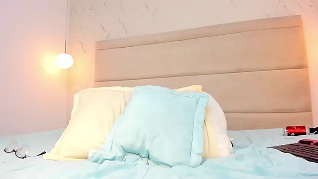 Miablosoom live sex cam