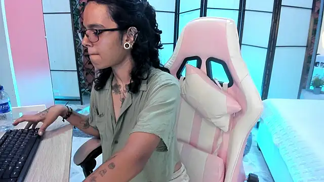 Julianne_7's cam snapshot