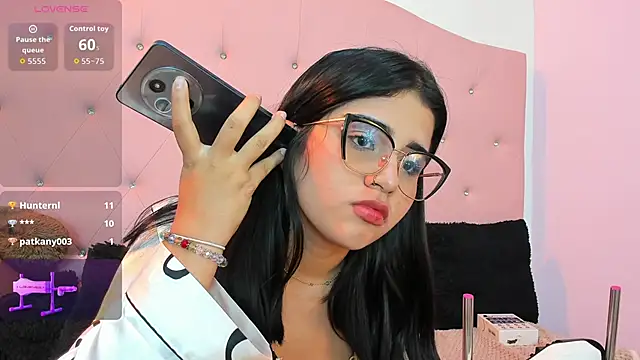 mila_quin's cam snapshot