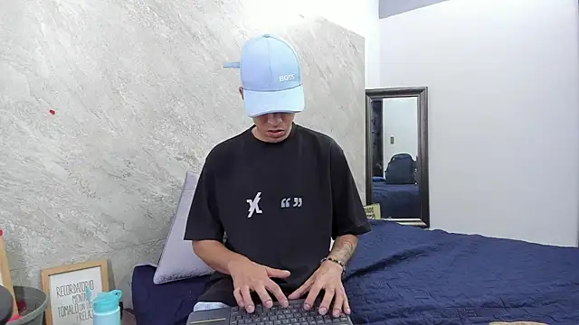 Mick-lollipop's cam snapshot