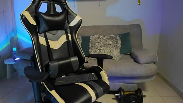 julian_wallace's cam snapshot