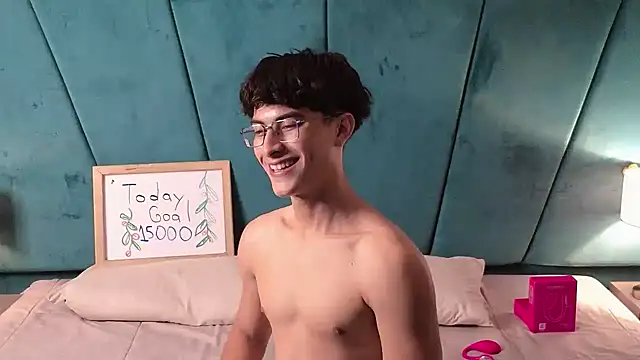 Aaron_Eze's cam snapshot