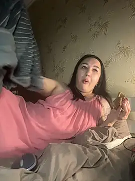 Naughtbaby_2025's cam snapshot