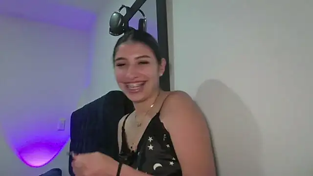 AliceTeenager___'s cam snapshot