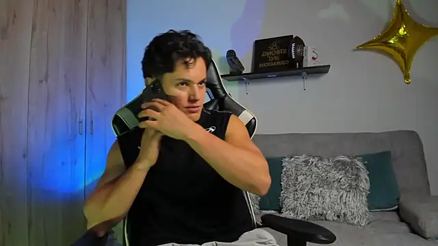 julian_wallace's cam snapshot