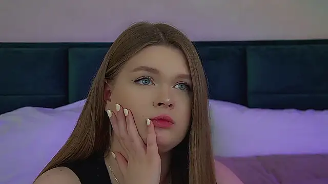 CrystalLyons's cam snapshot