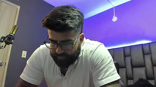 Lyon_vach live sex cam