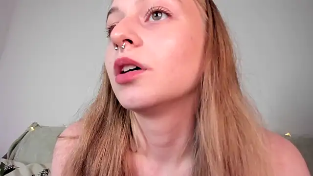 MiaMews's cam snapshot