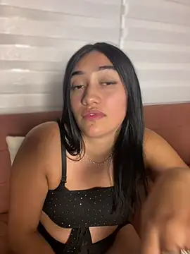 Georgia_Pink's cam snapshot